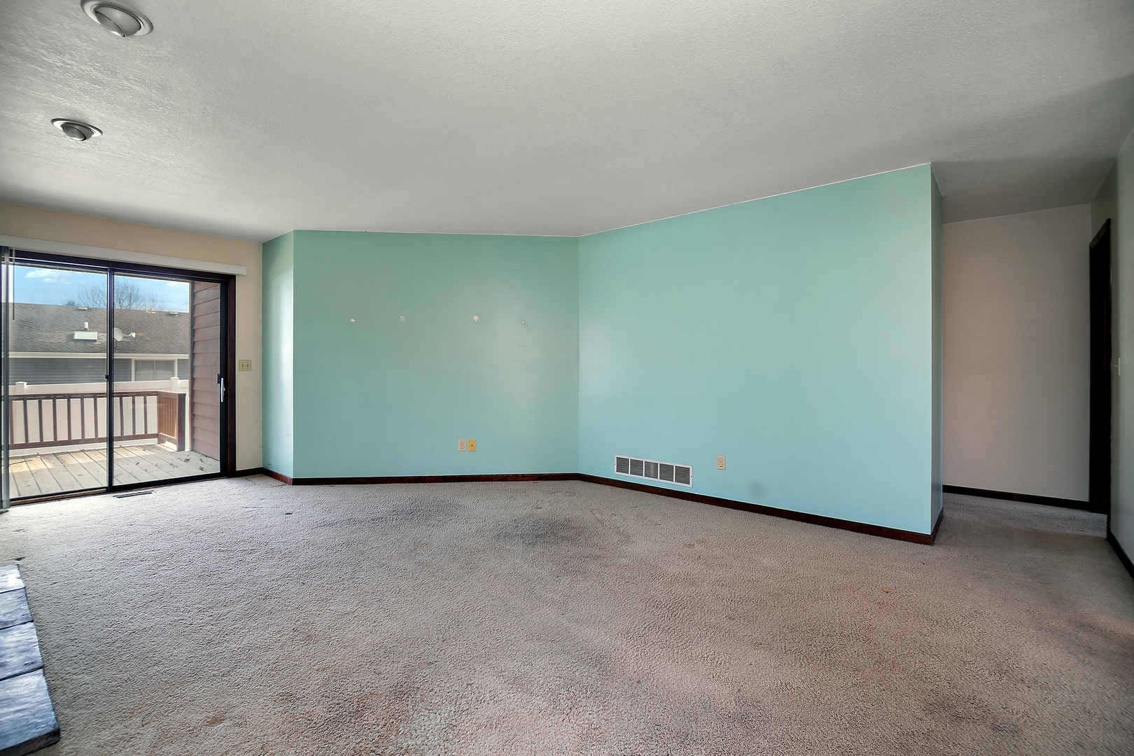 382 Yale Court