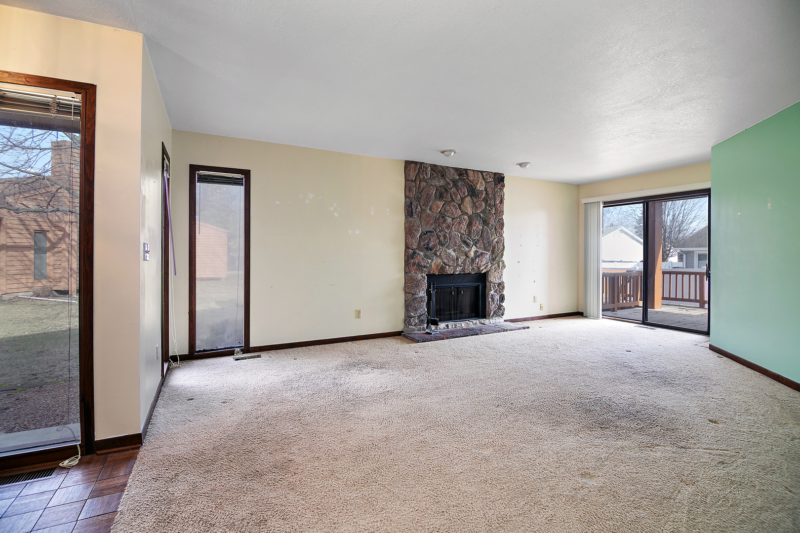 382 Yale Court