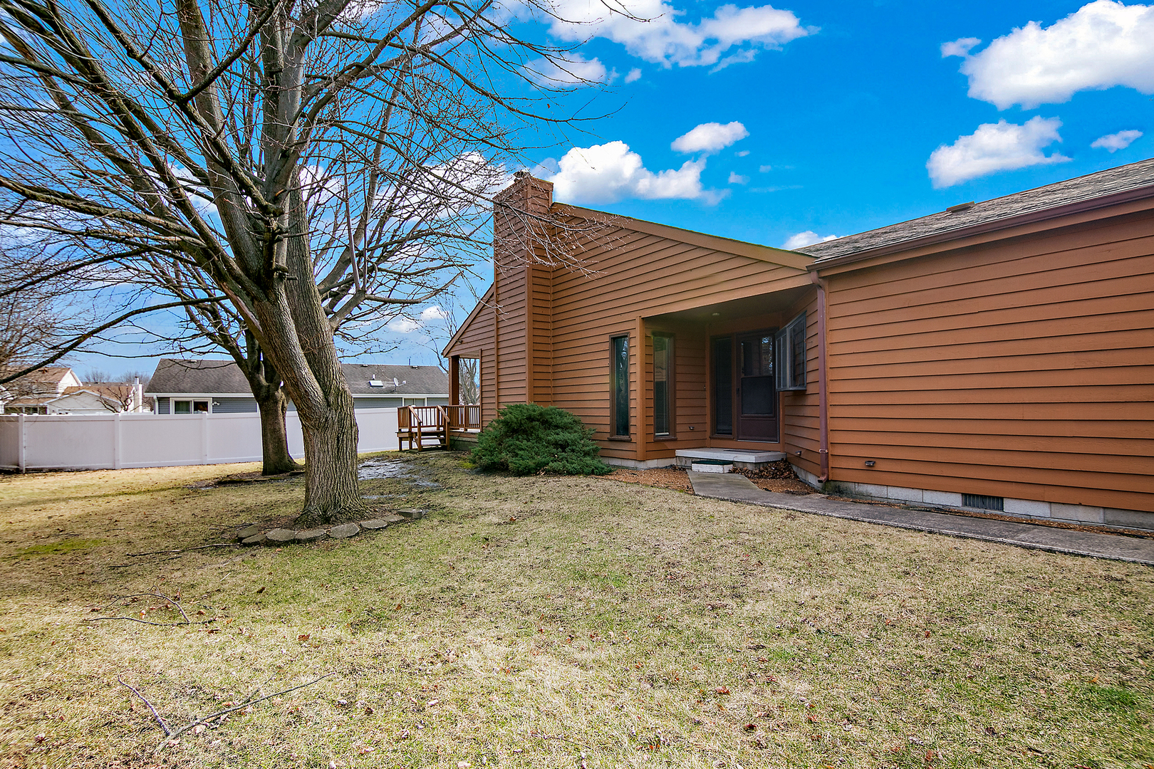 382 Yale Court