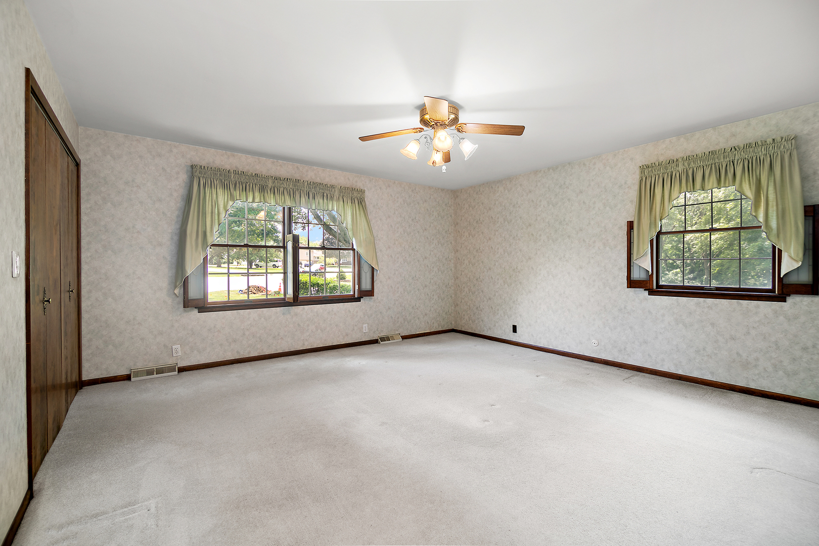 2848 N La Salle Drive