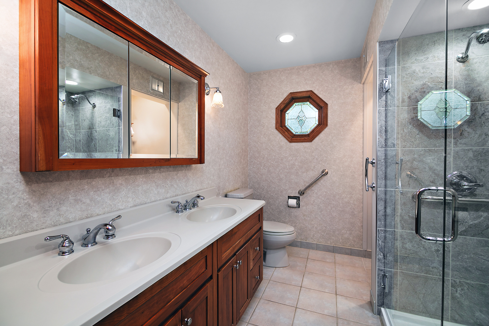 2848 N La Salle Drive