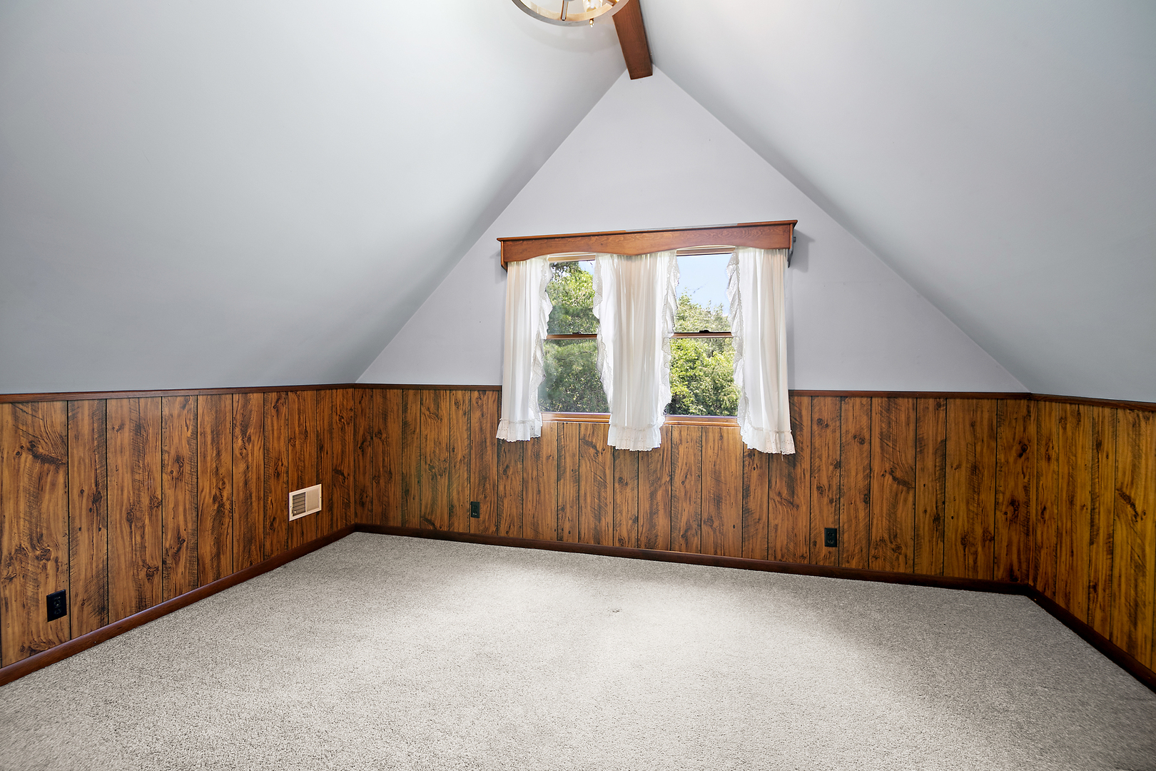 2848 N La Salle Drive