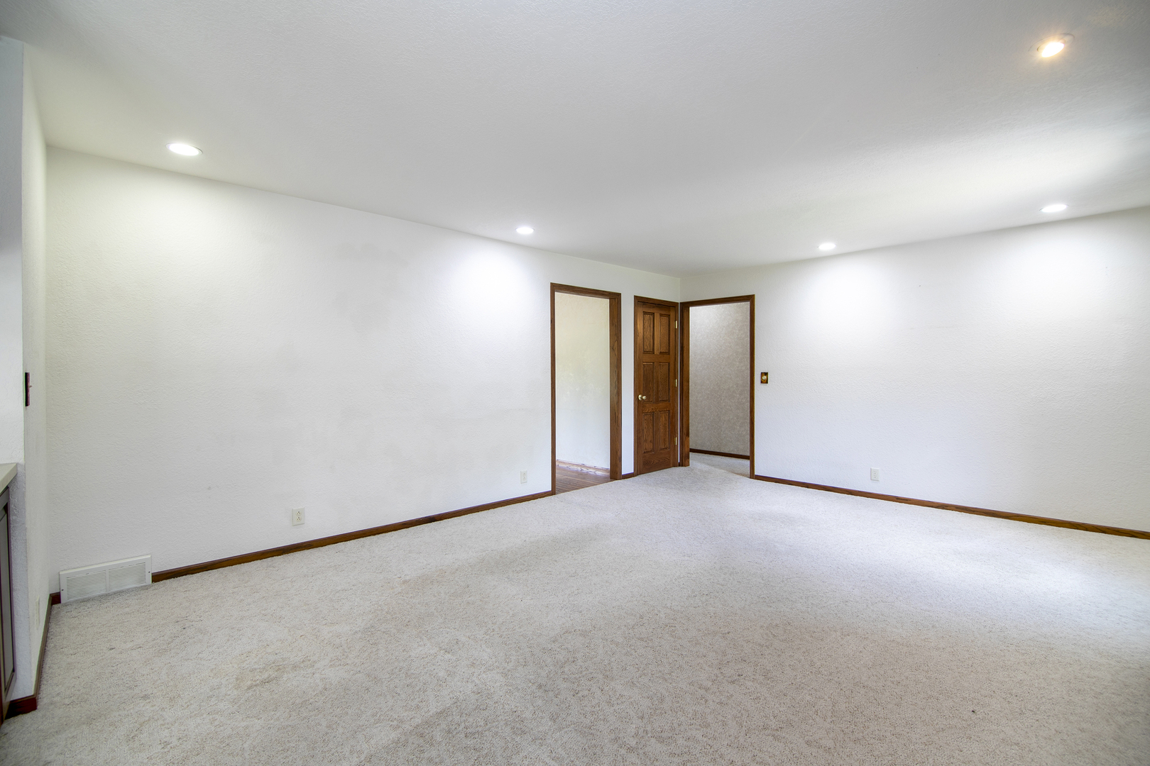 2848 N La Salle Drive