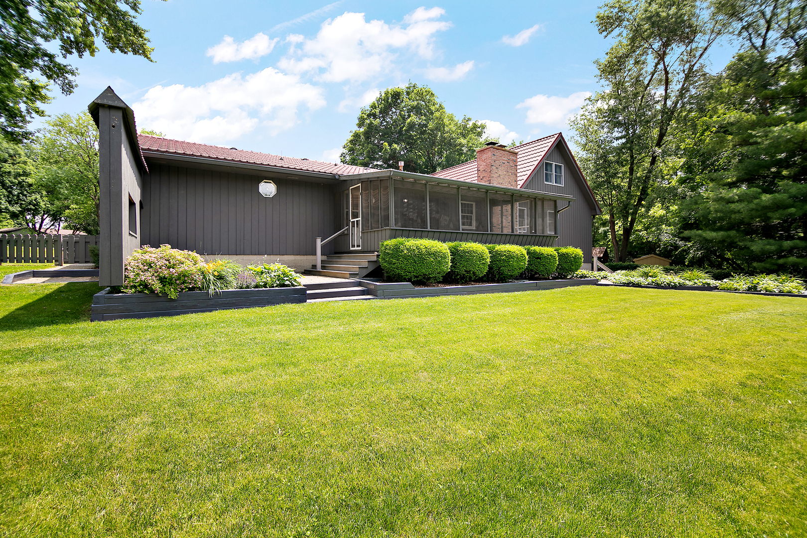 2848 N La Salle Drive