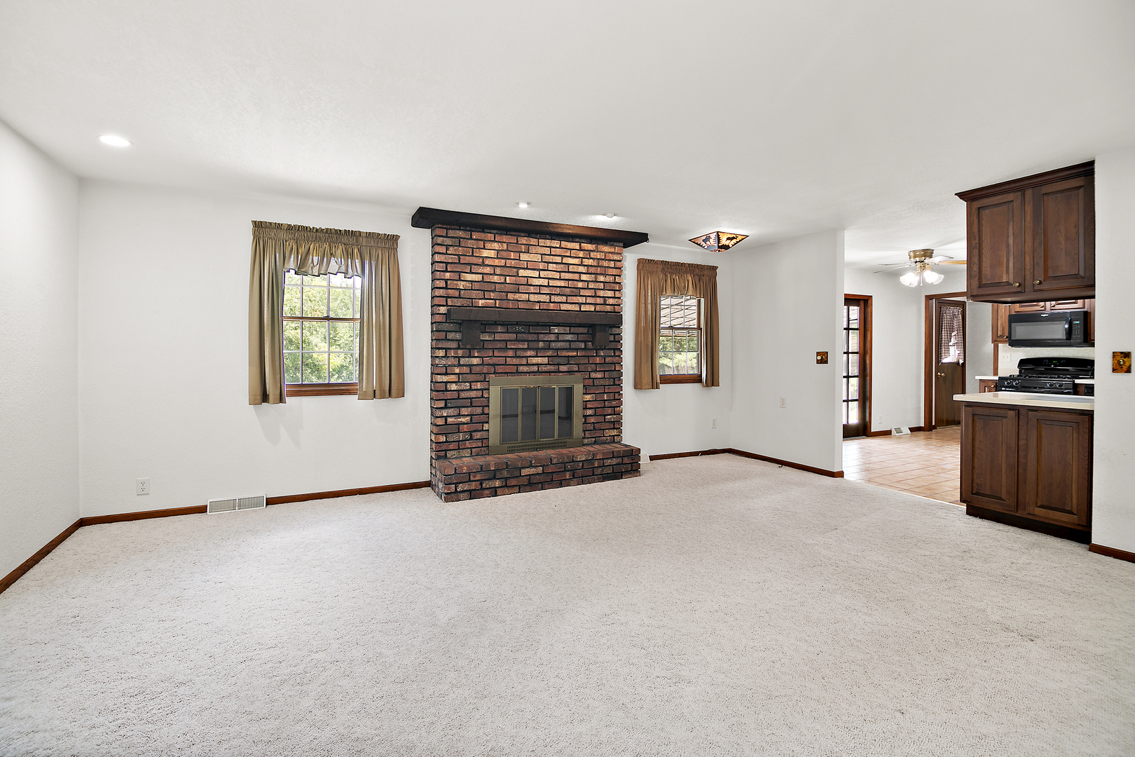 2848 N La Salle Drive