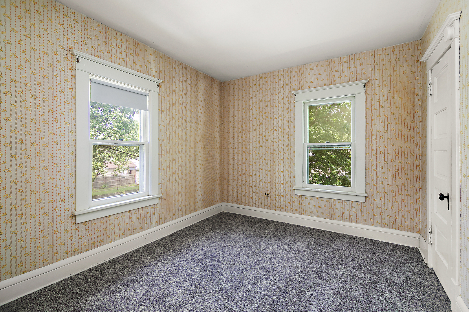 866 S Evergreen Avenue