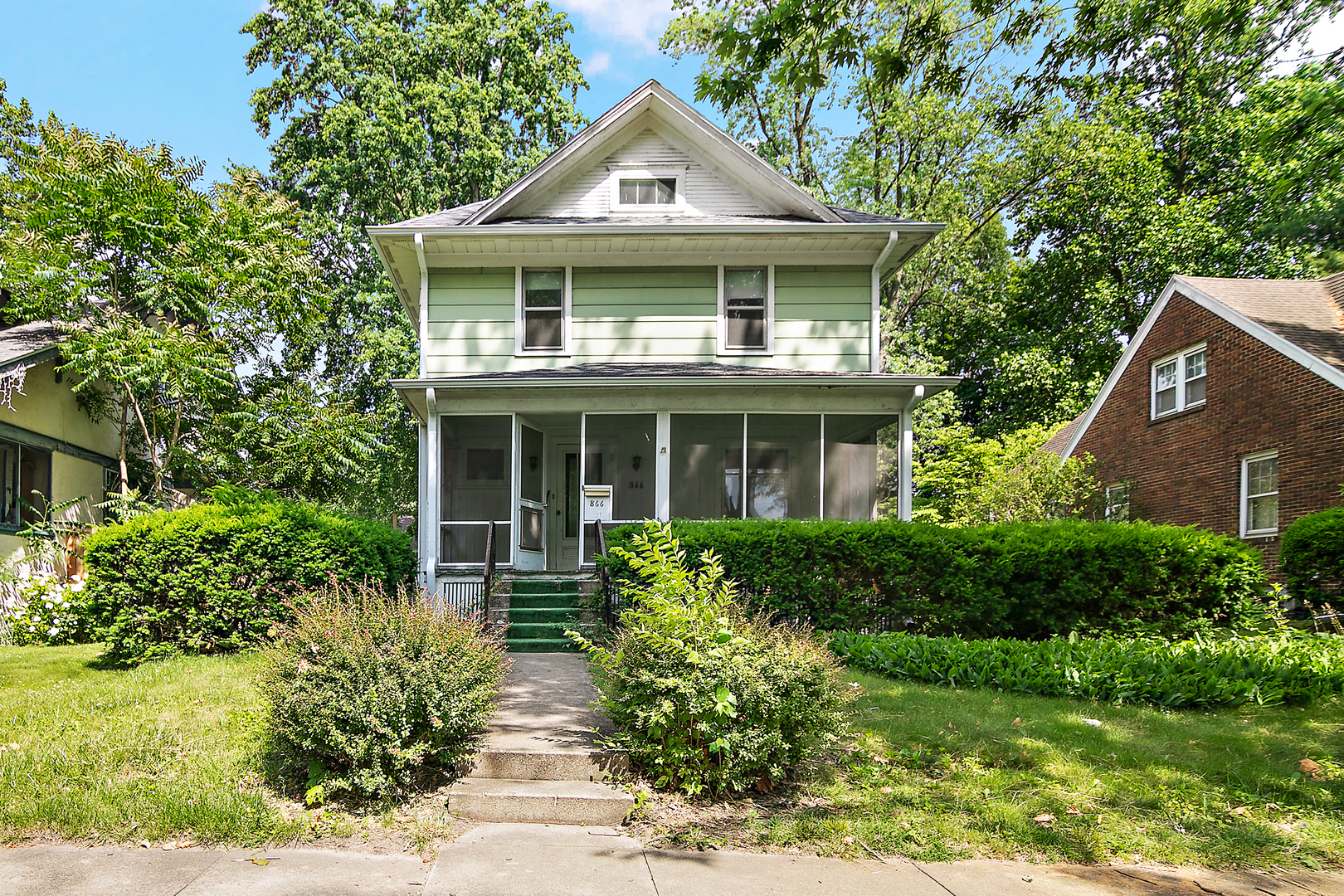 866 S Evergreen Avenue