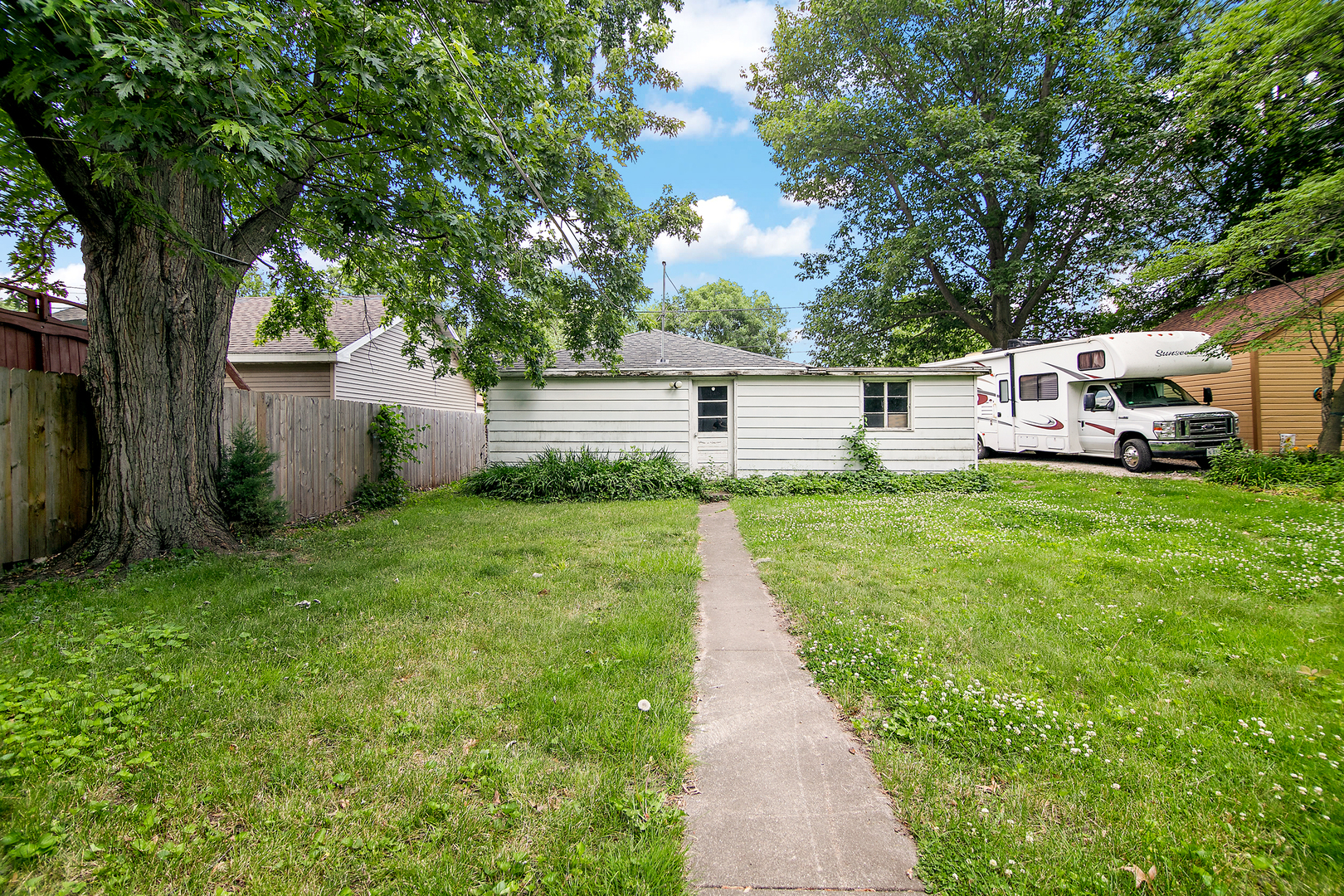 866 S Evergreen Avenue