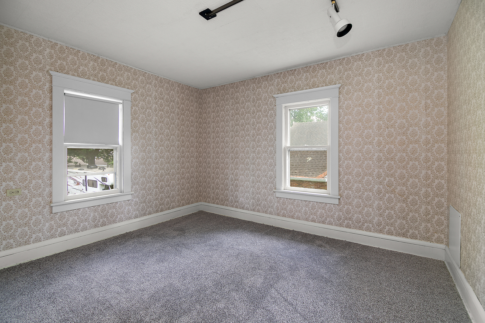 866 S Evergreen Avenue