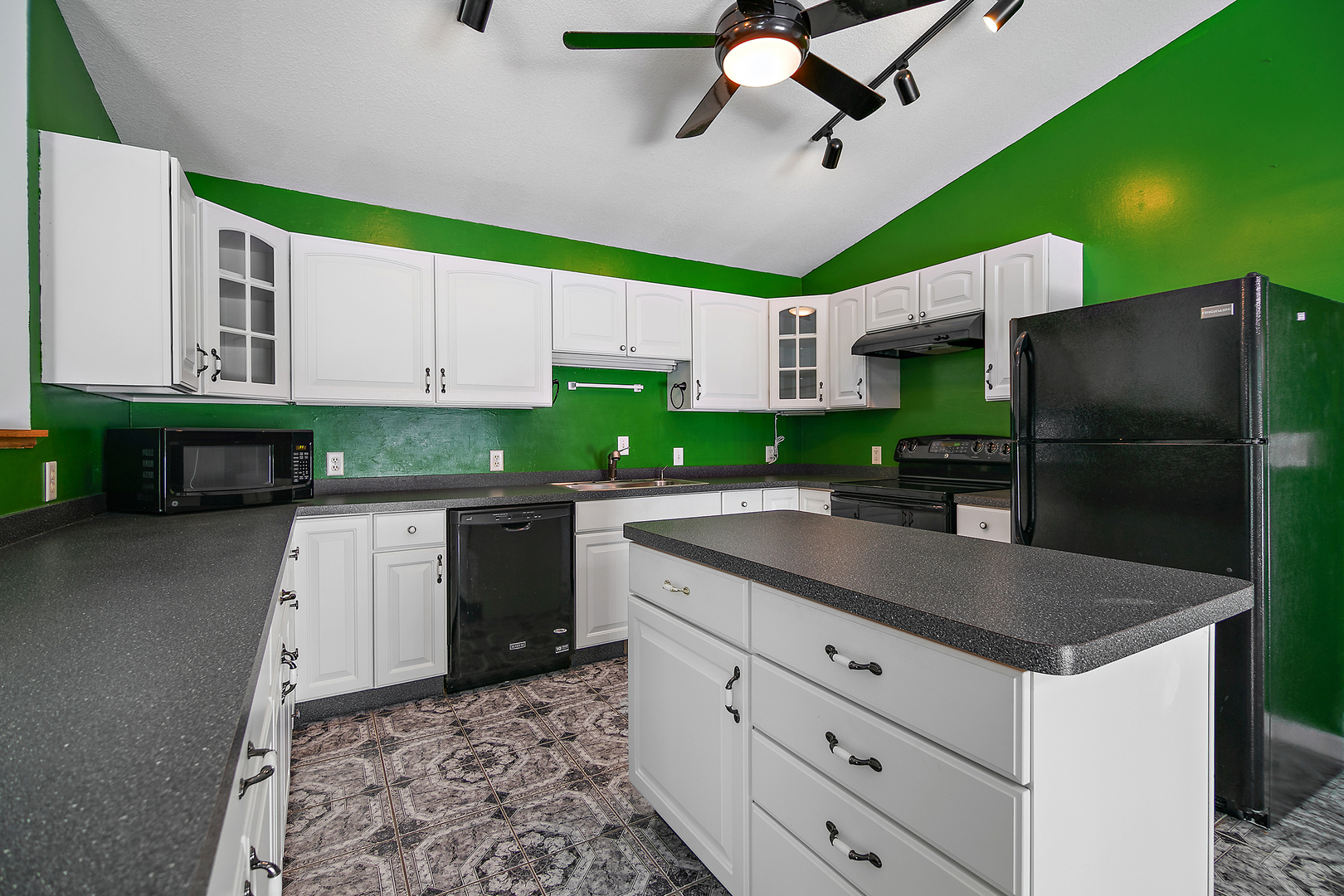 1642 Waterberry Court