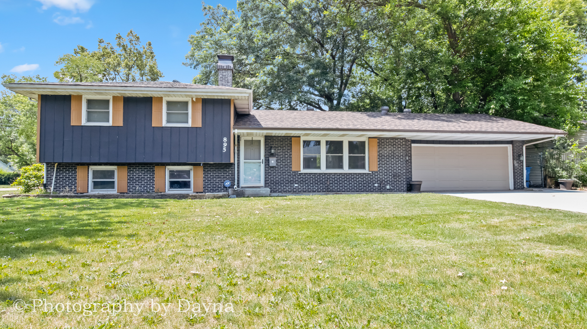 895 Country Club Drive
