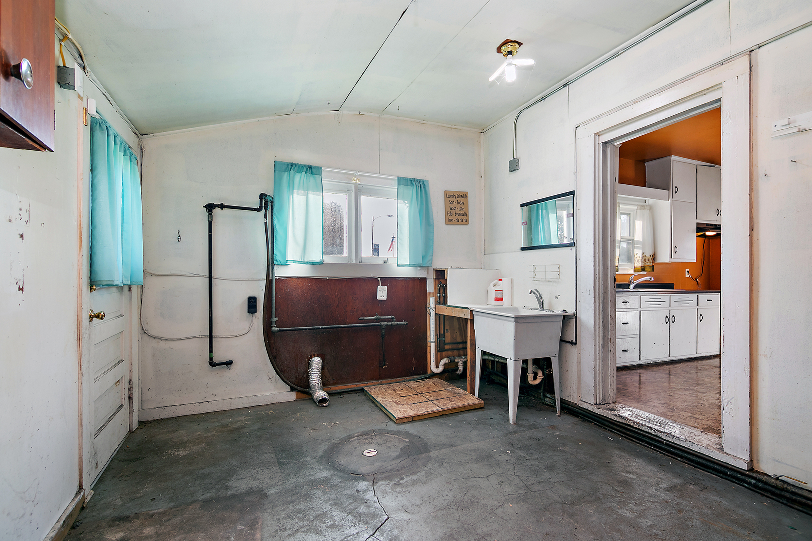 225 W Station Street