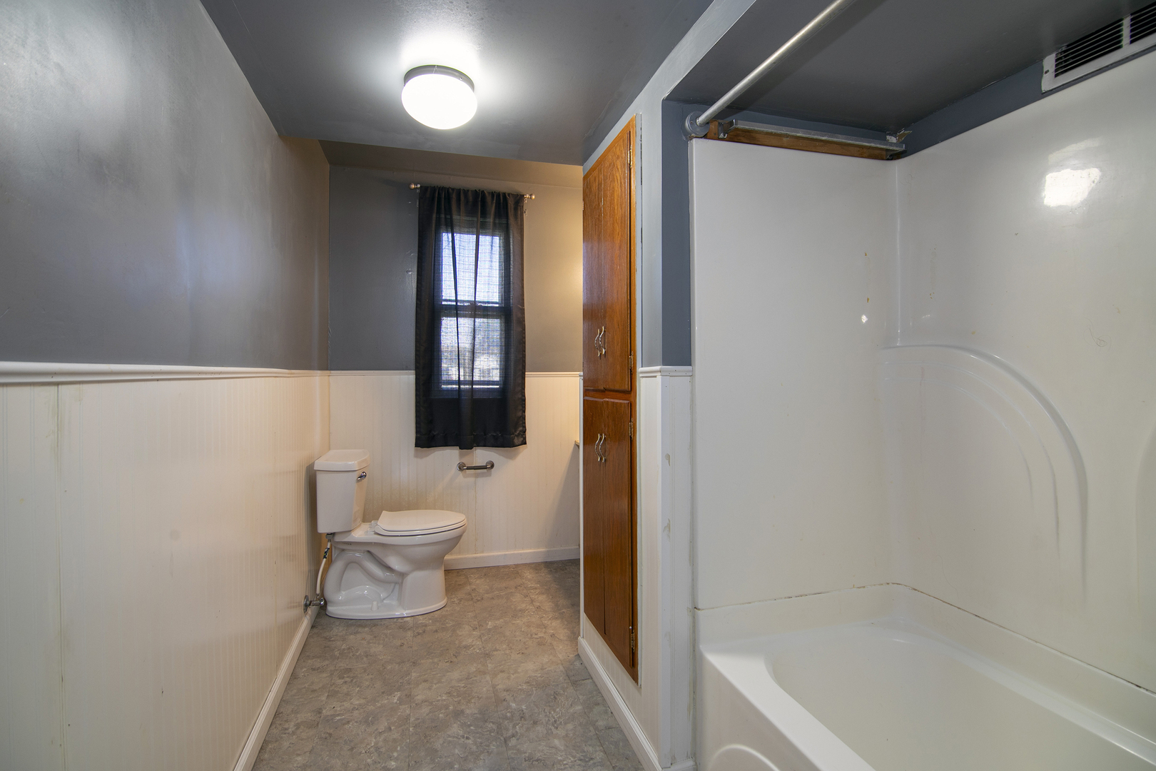 225 W Station Street