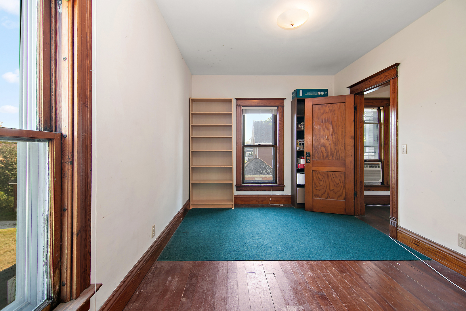 105 W Dorion Street