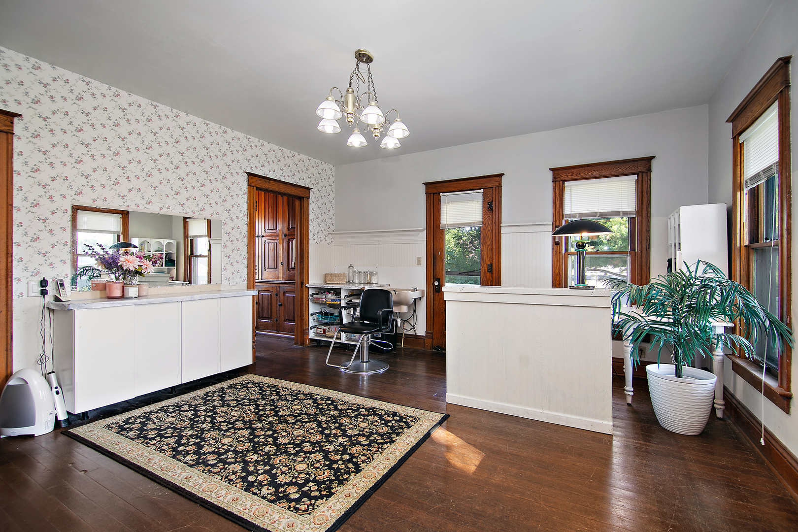 105 W Dorion Street