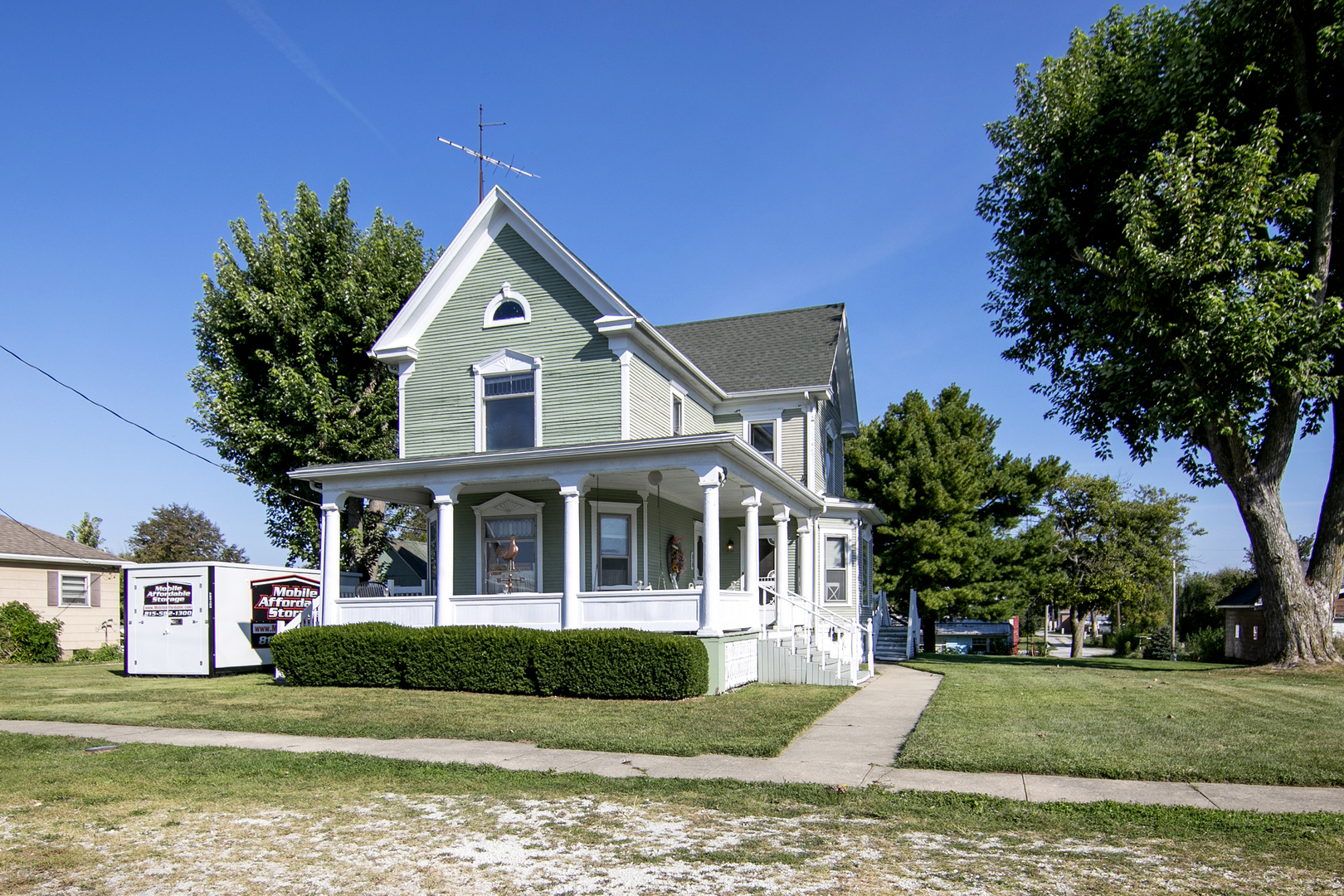 105 W Dorion Street
