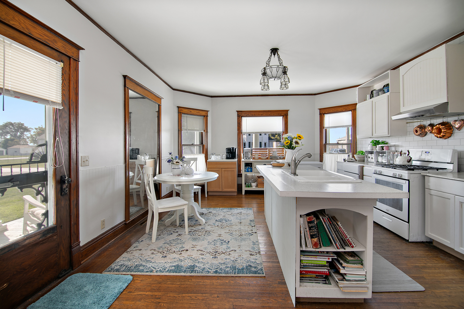 105 W Dorion Street