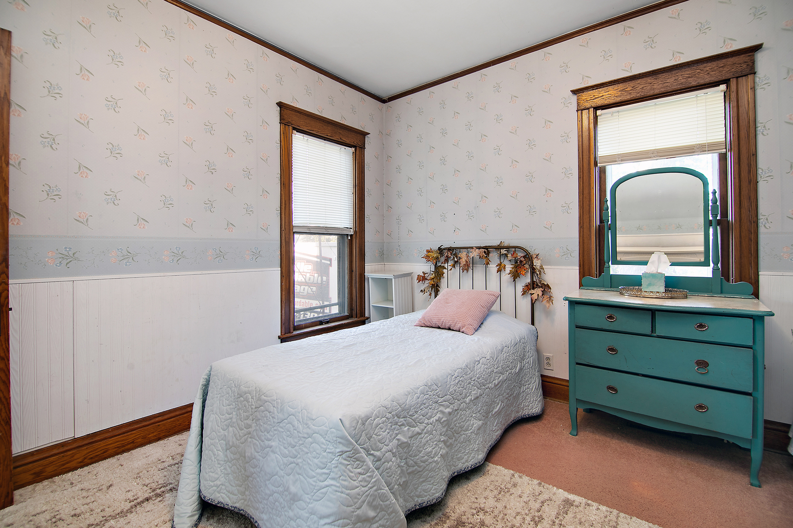 105 W Dorion Street