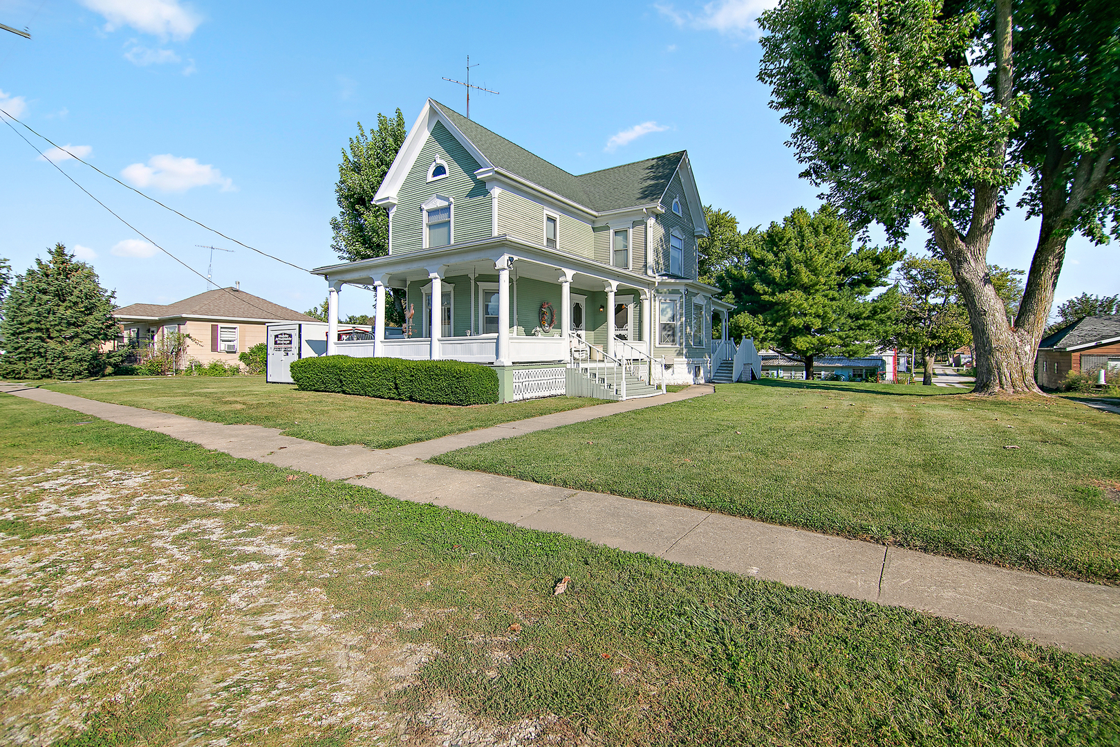 105 W Dorion Street