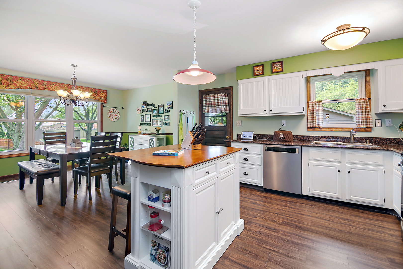 5844 Muriel Lane