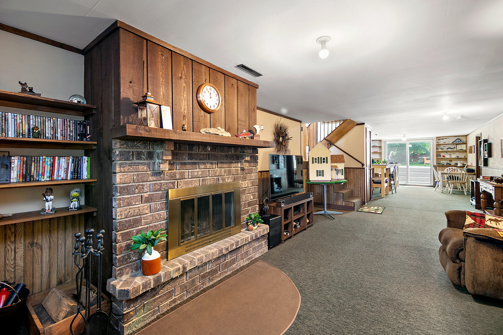 5844 Muriel Lane