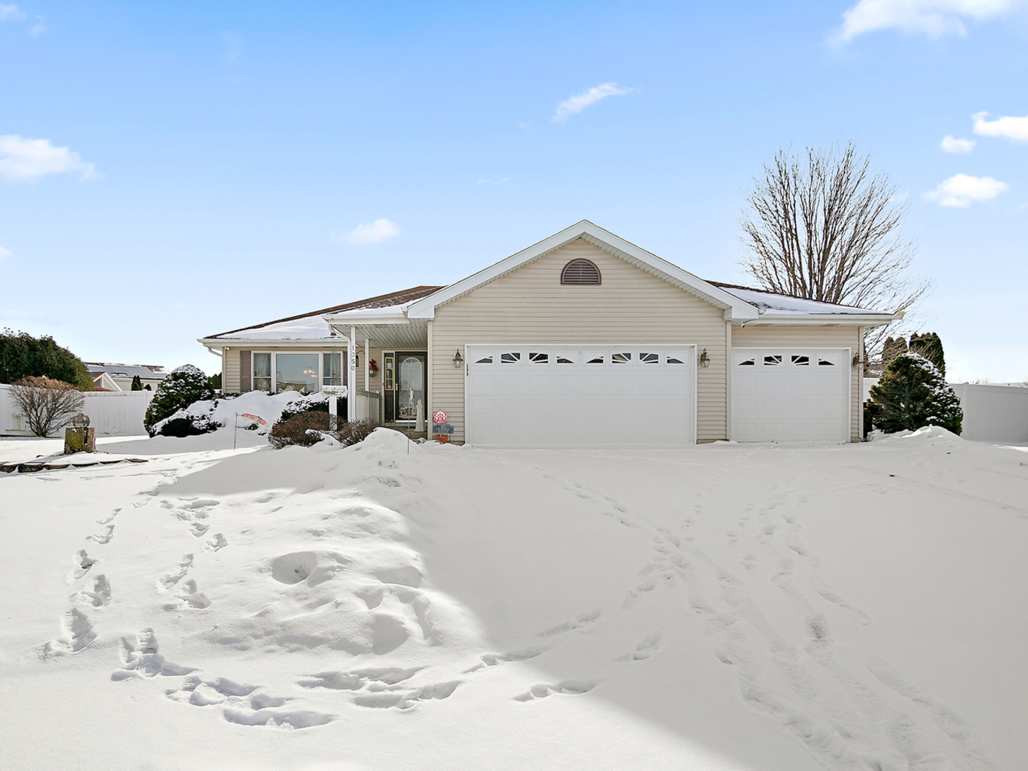1350 Argyle Lane S