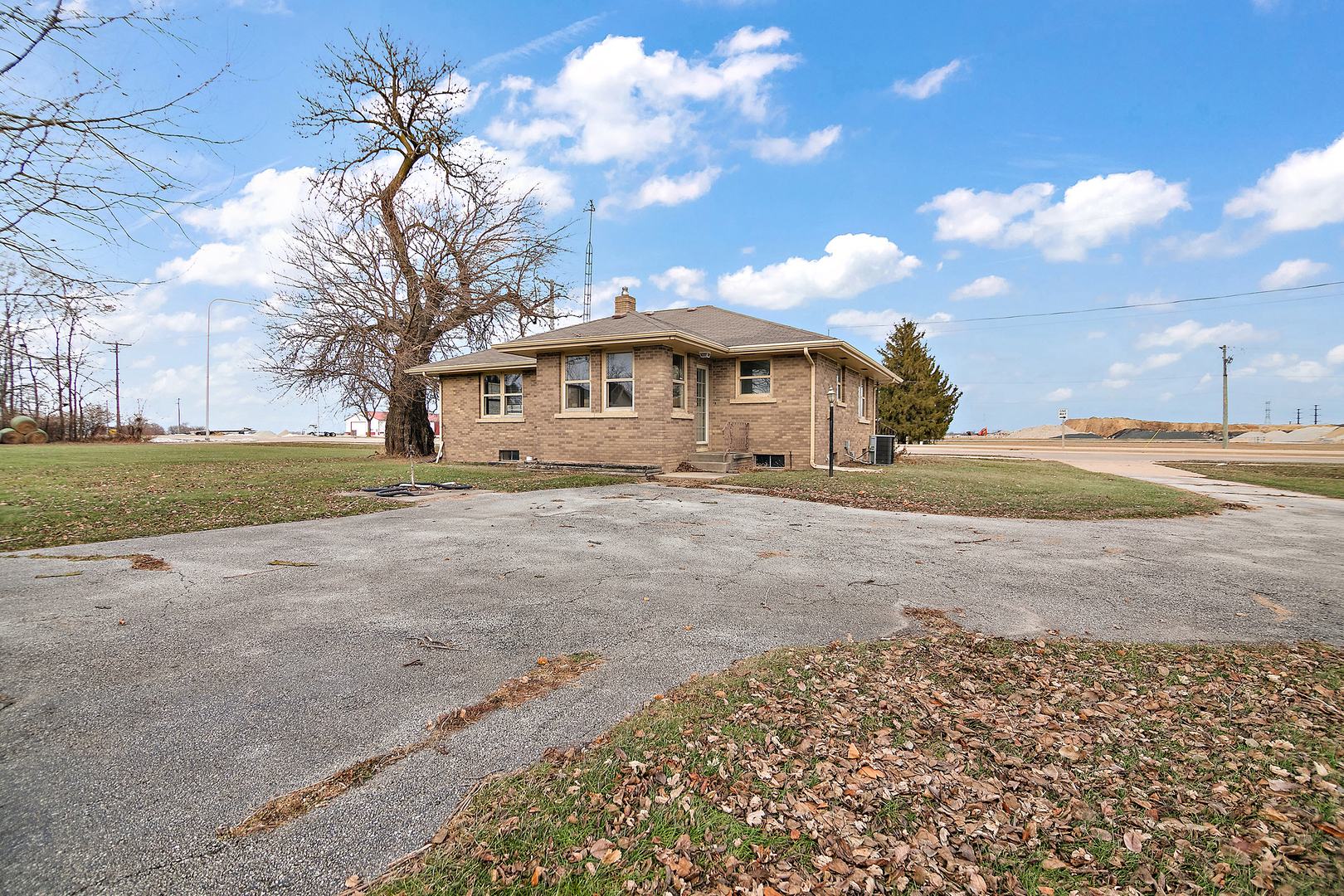 1296 E Bourbonnais Parkway