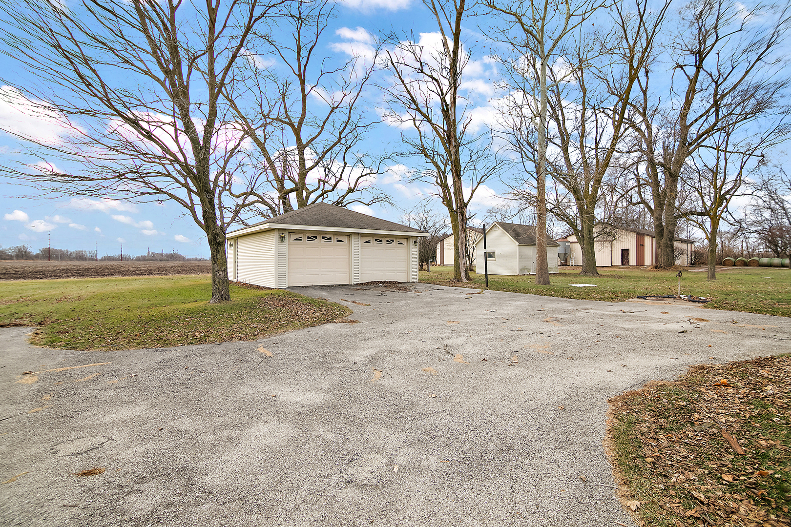 1296 E Bourbonnais Parkway