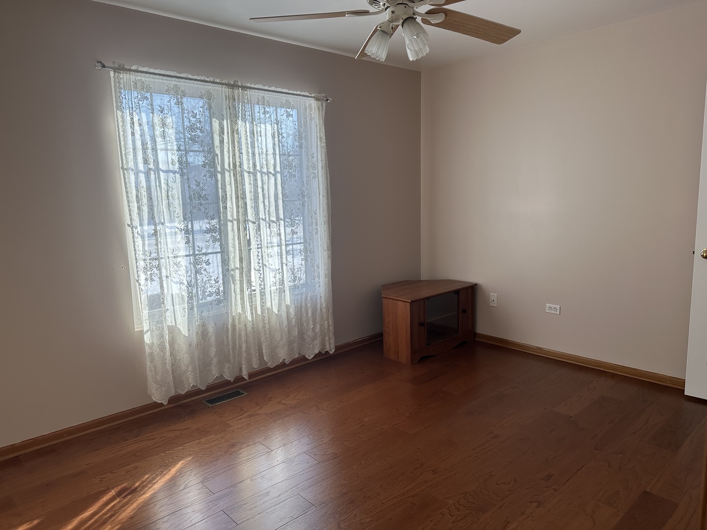 1565 Stefanie Lane