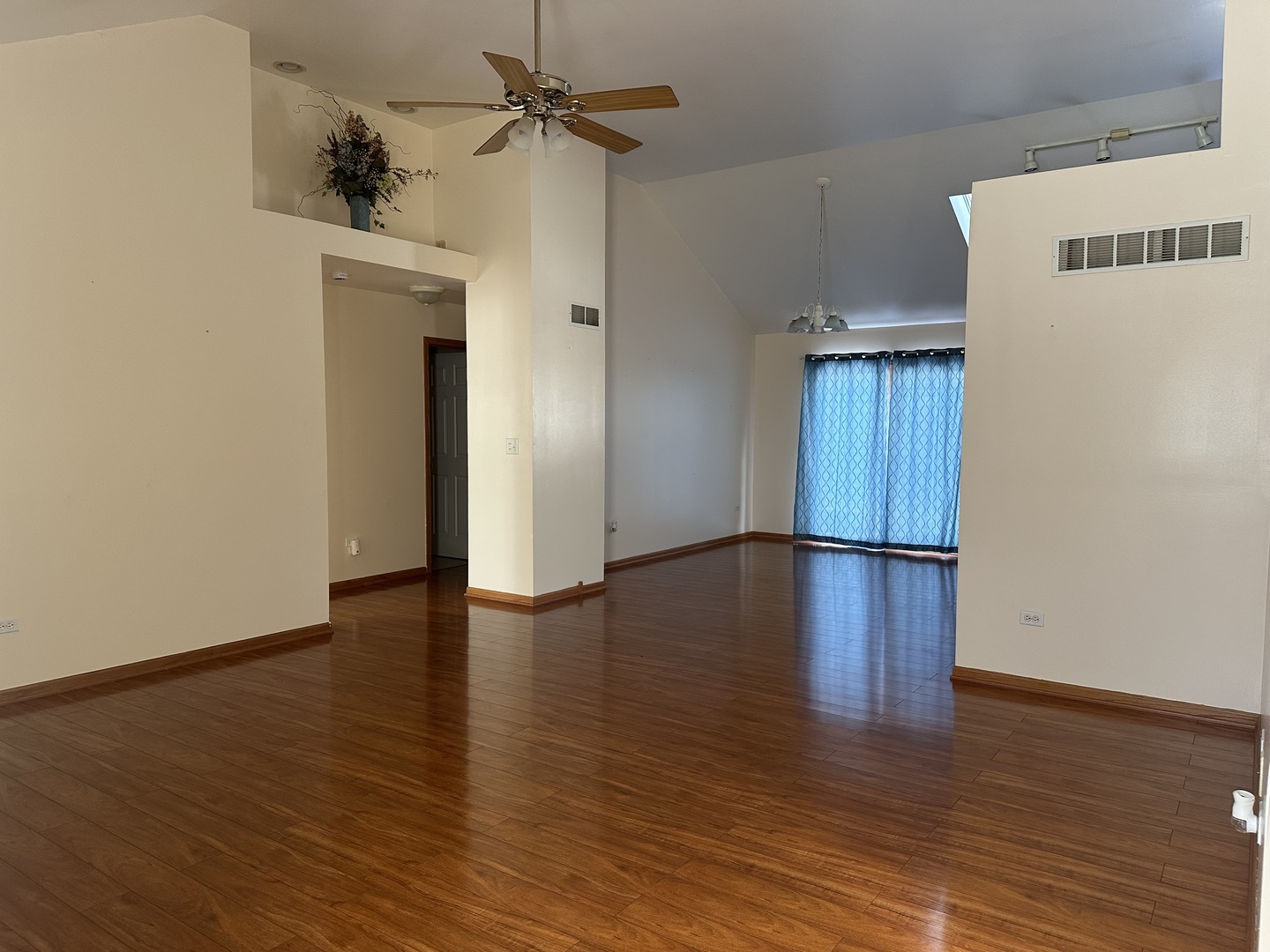 1565 Stefanie Lane