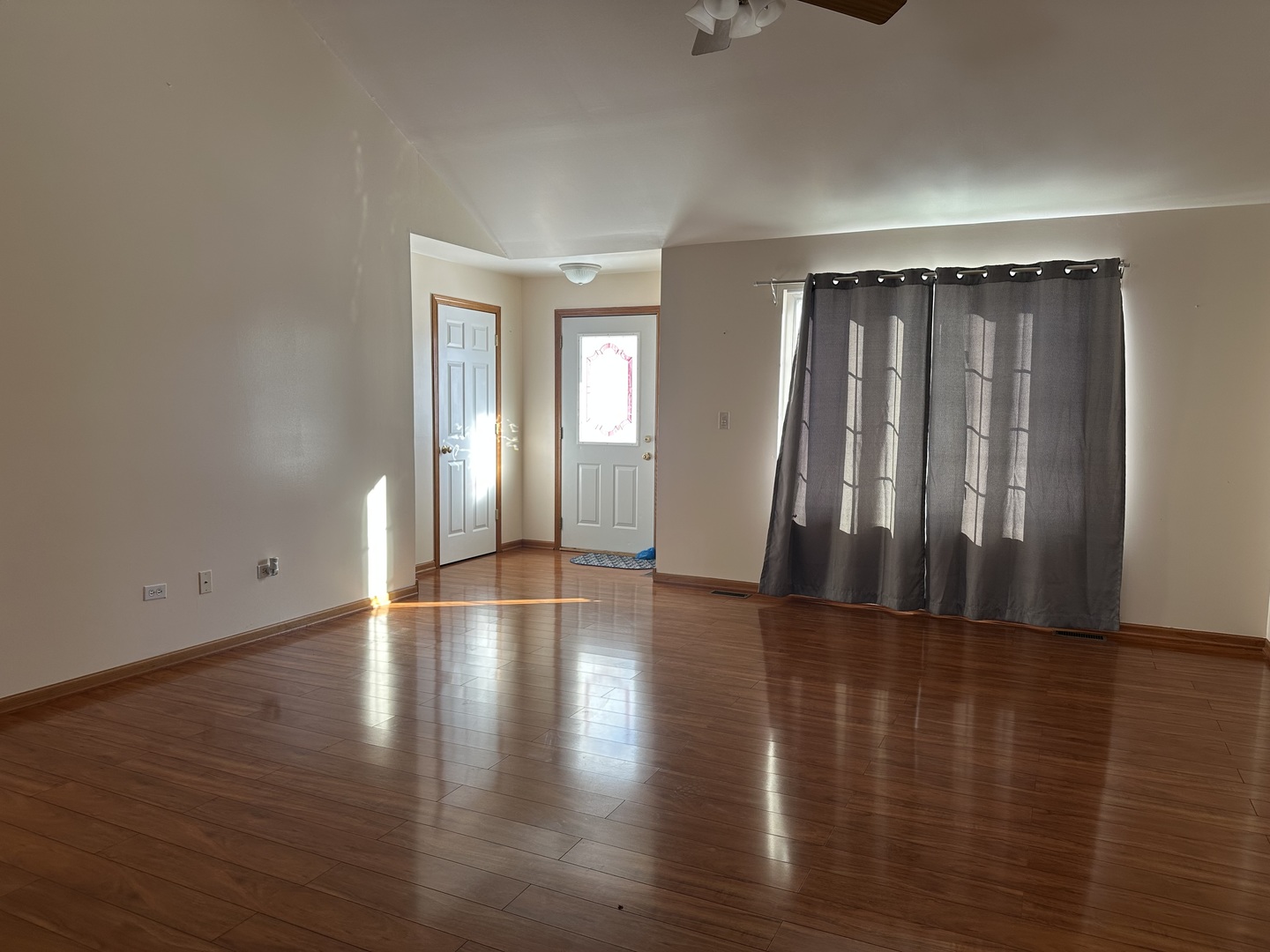 1565 Stefanie Lane