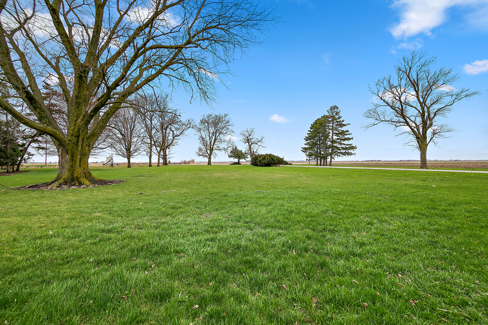 2078 N 1100 Road E