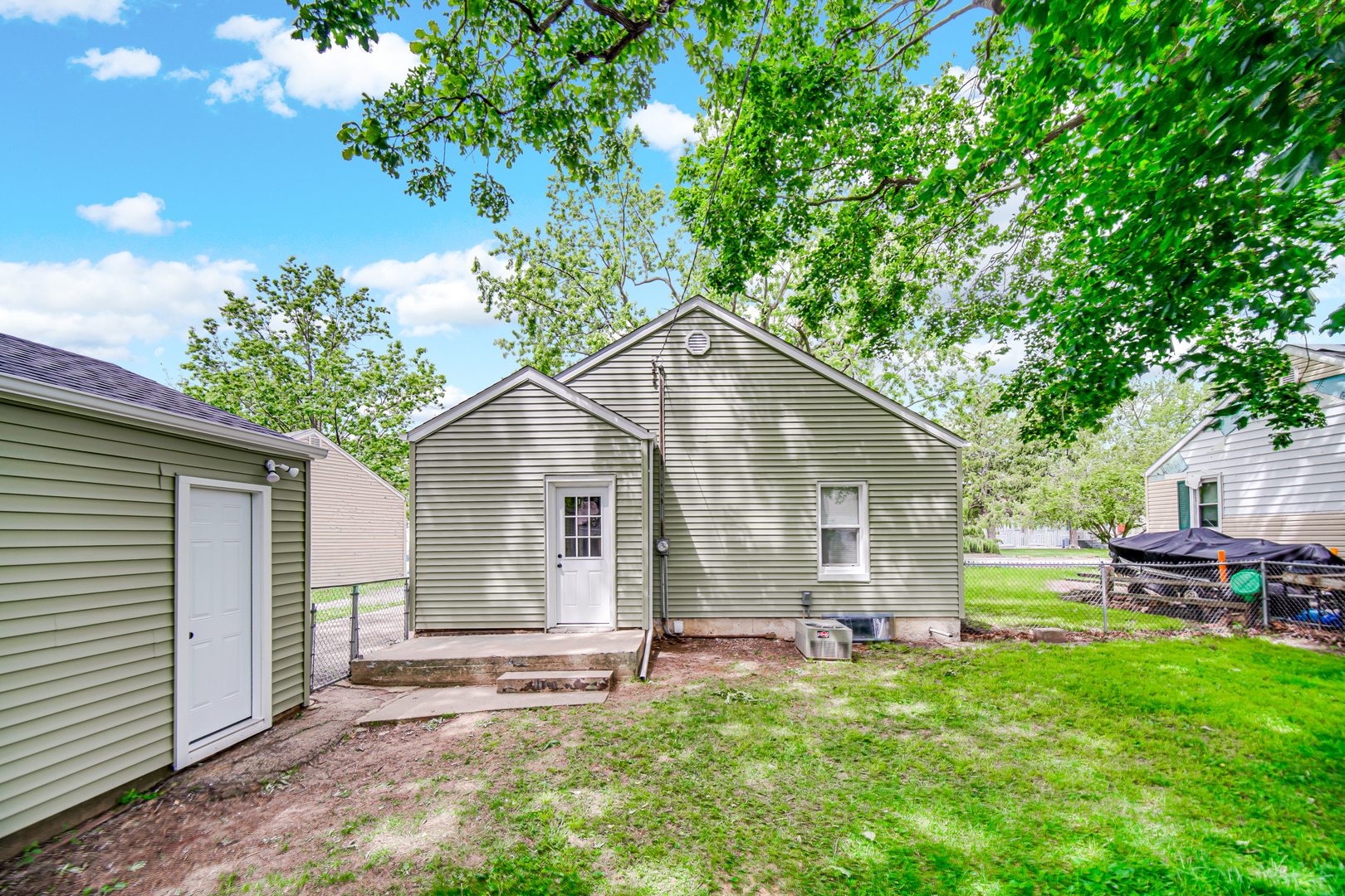 1376 LENNINGTON Circle