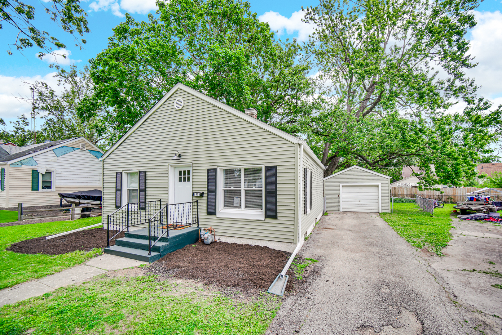 1376 LENNINGTON Circle
