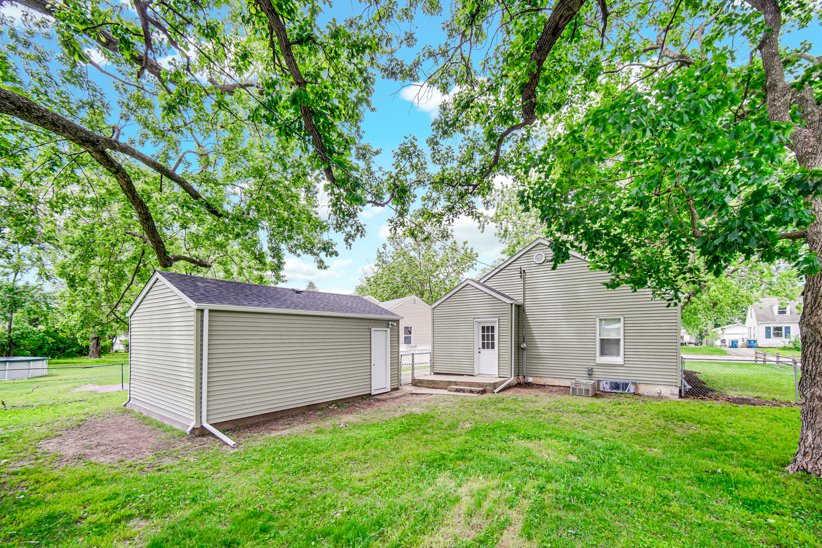 1376 LENNINGTON Circle
