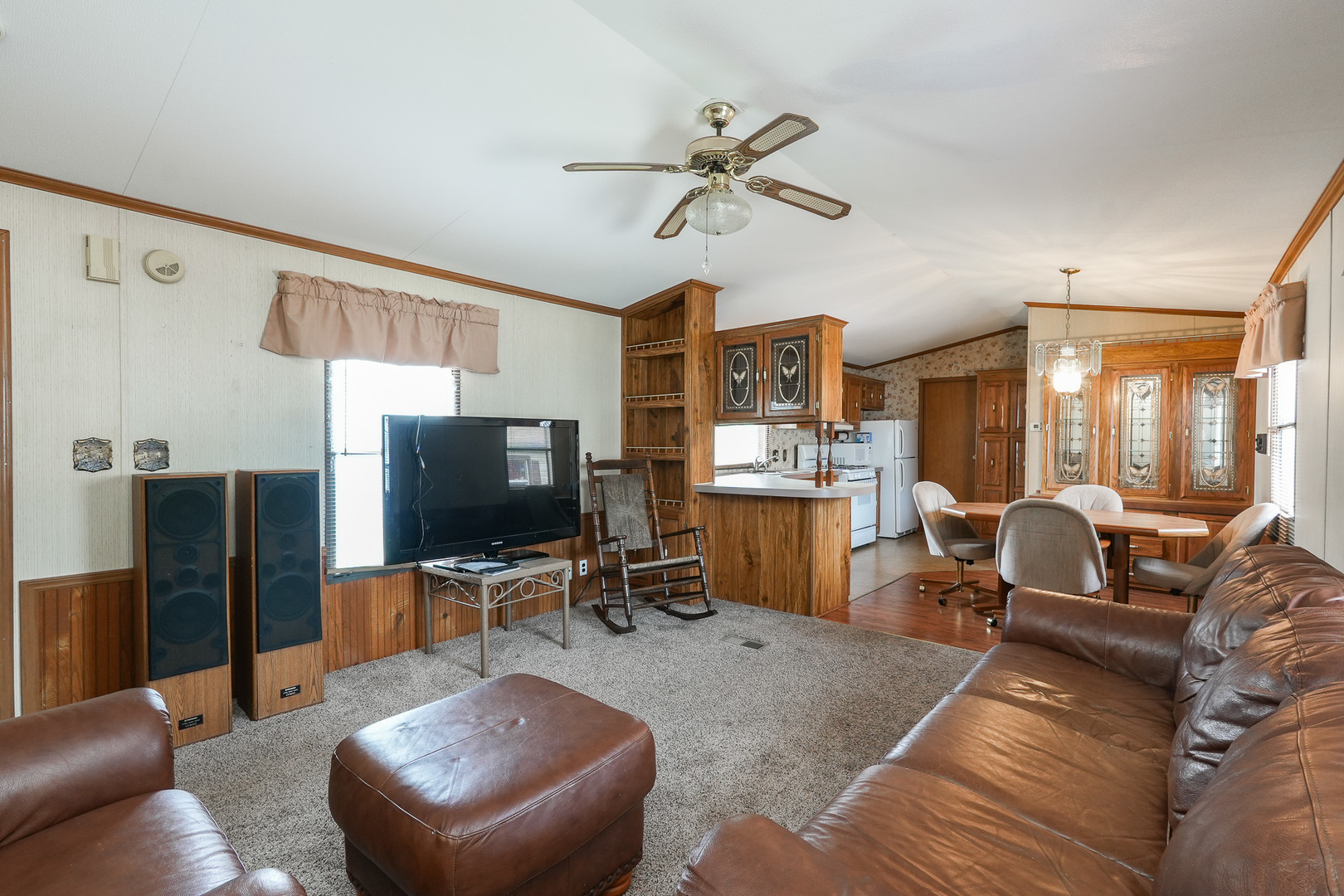 16 Maple Ridge Park