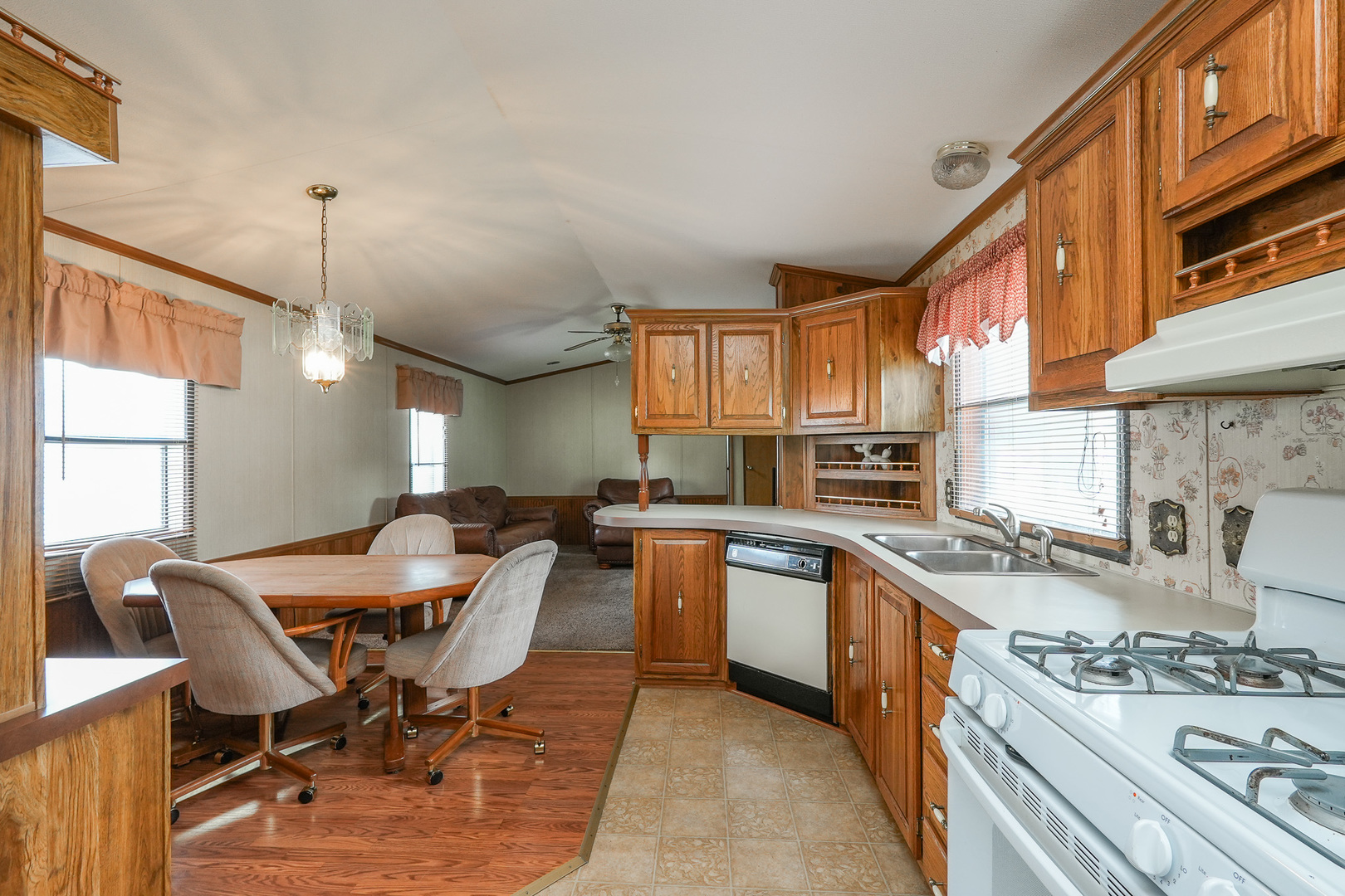 16 Maple Ridge Park