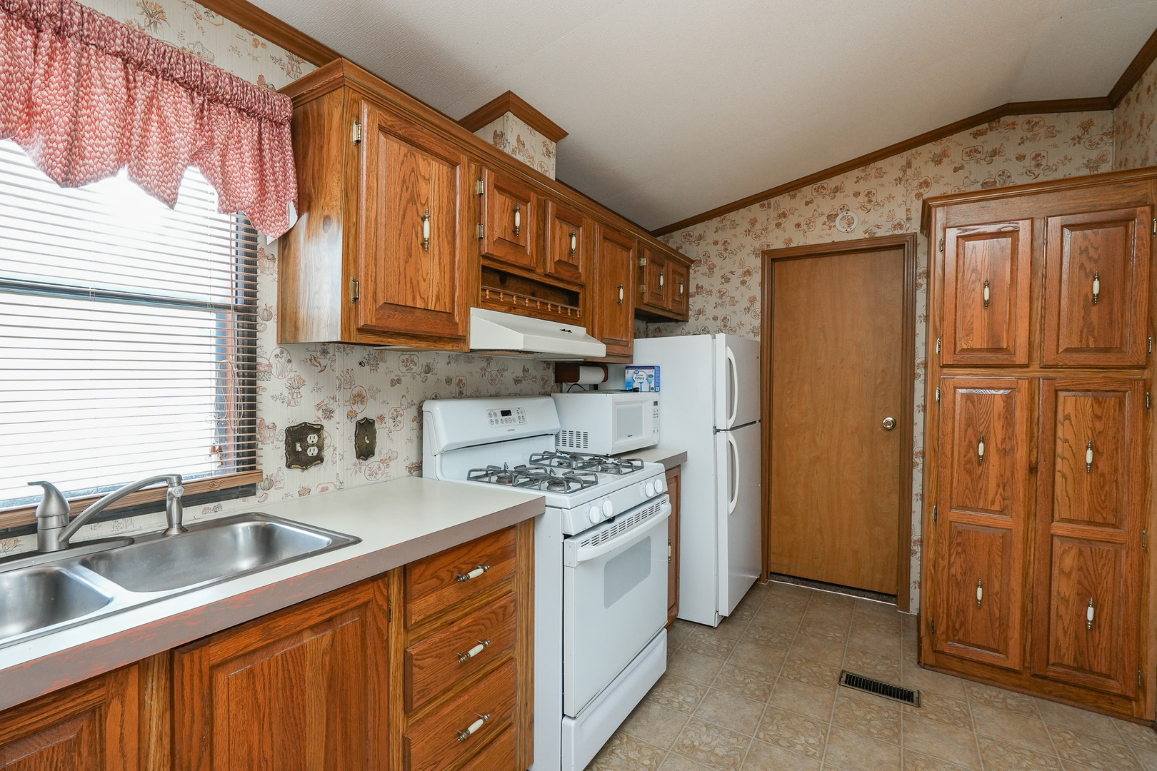 16 Maple Ridge Park