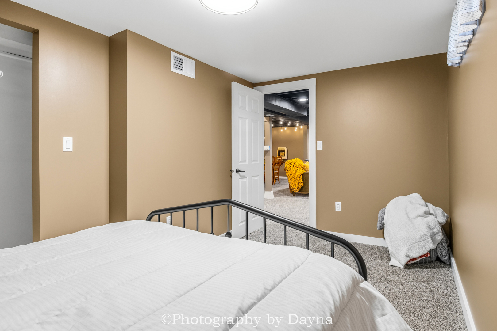 254 W Country Court