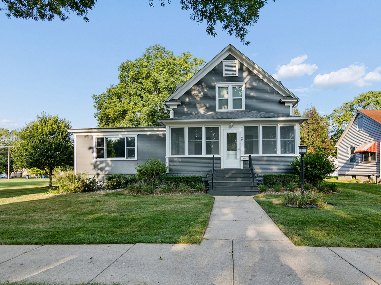 69 Hill Street Momence Il Us 60954 Mrd12747078
