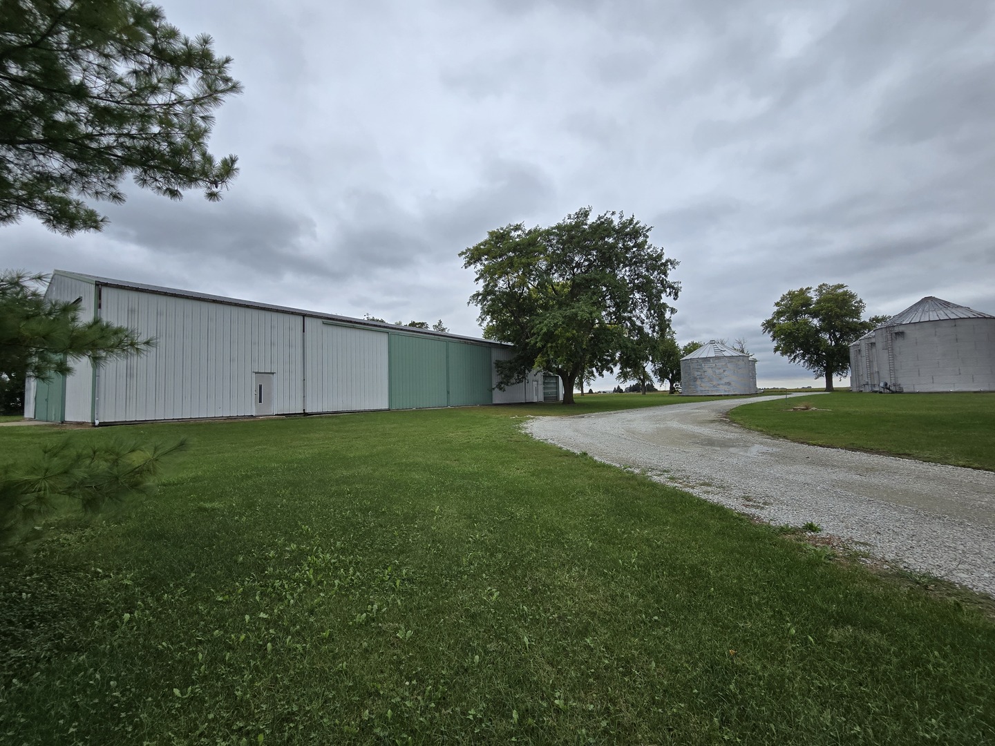 2078 N 1100 Road E