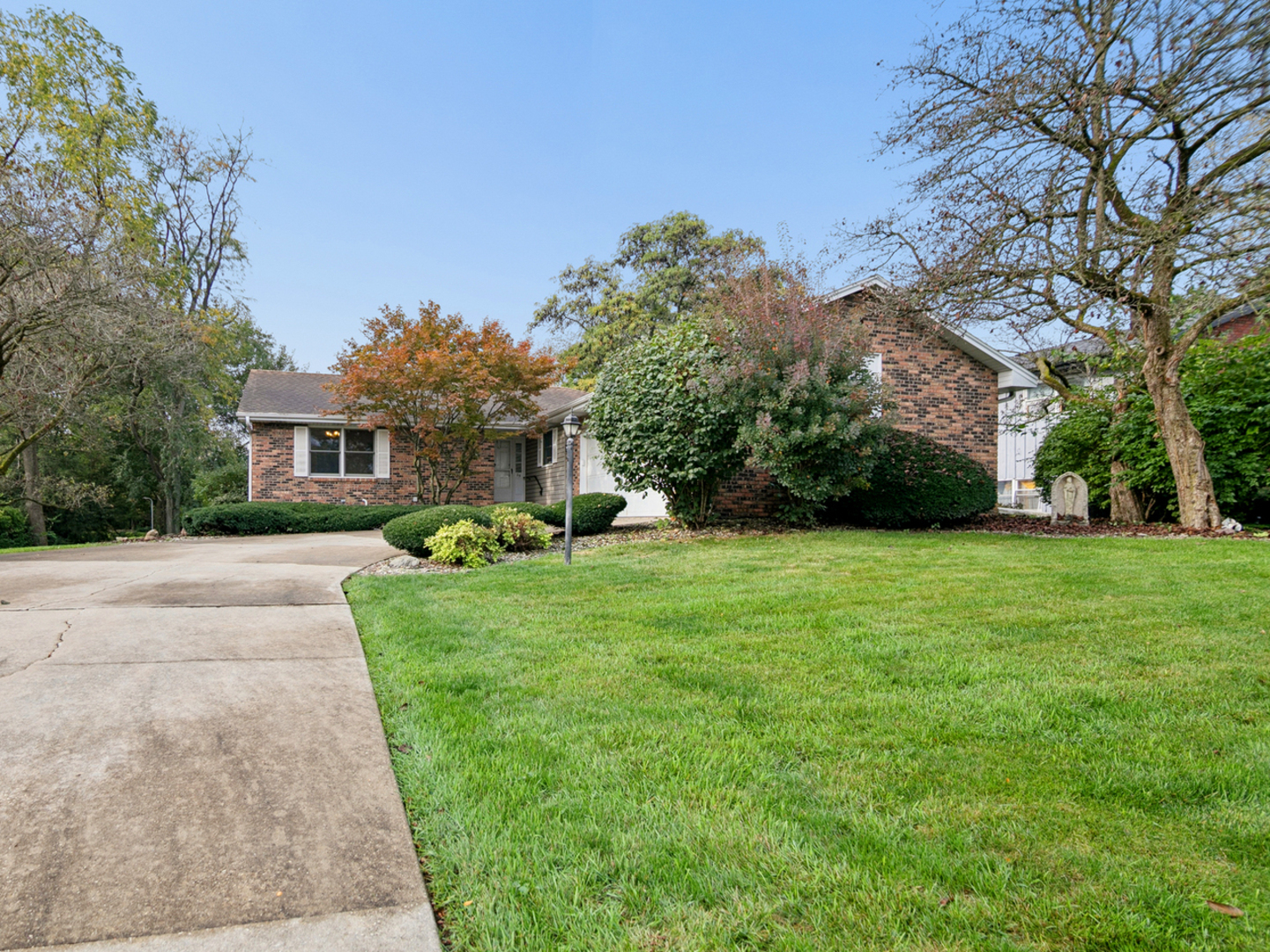 25 Briarcliff Lane