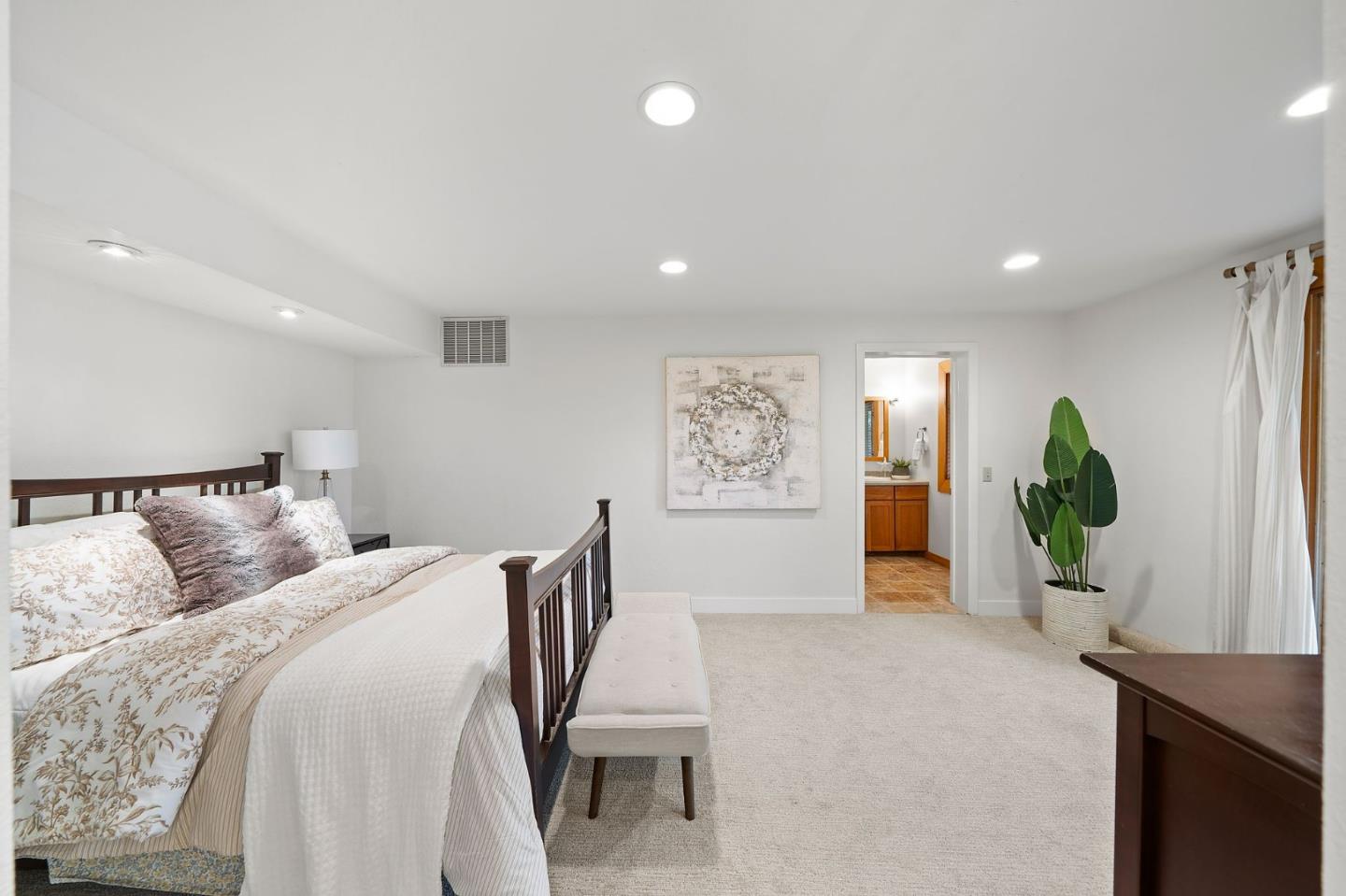 15 Clifton AVE