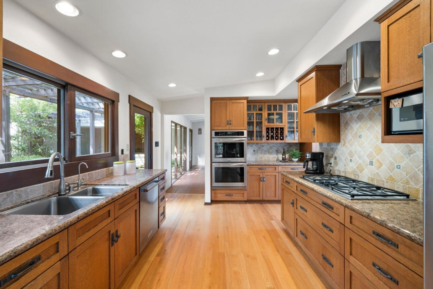 15 Clifton AVE