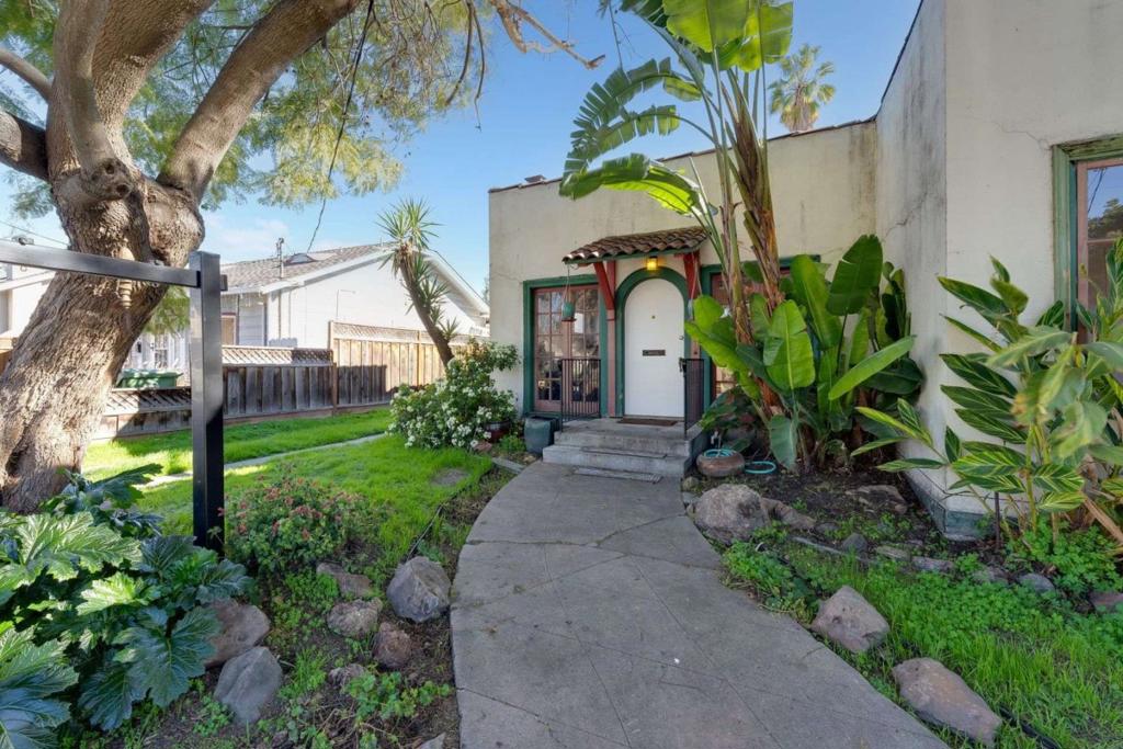 1360 Singletary Avenue