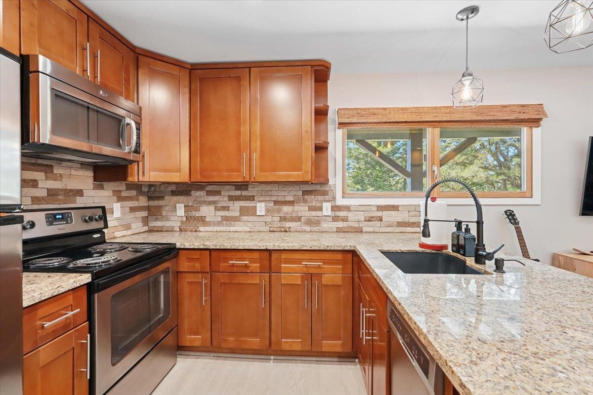 12960 Skyline Boulevard