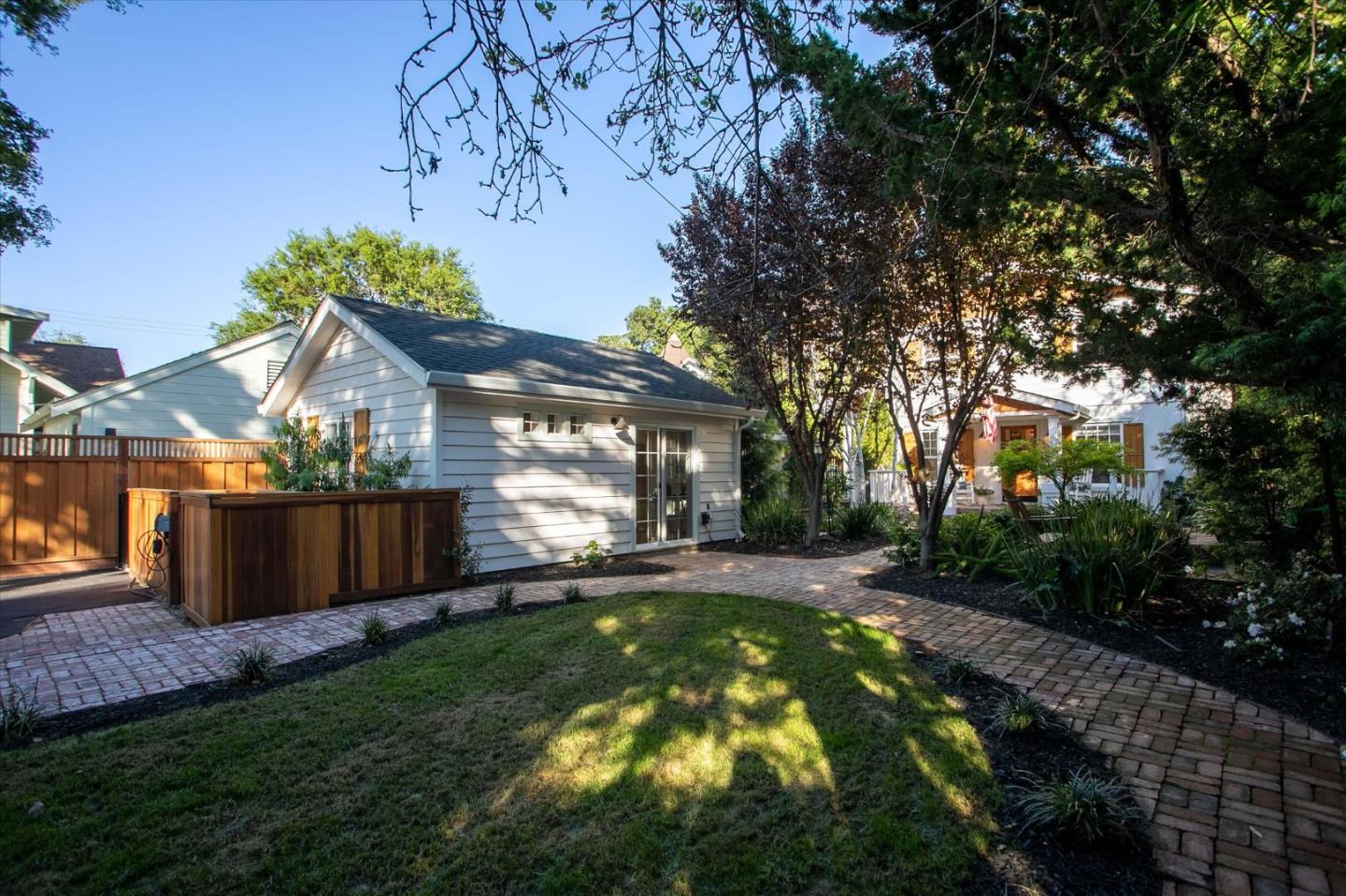 46 Pleasant Street
