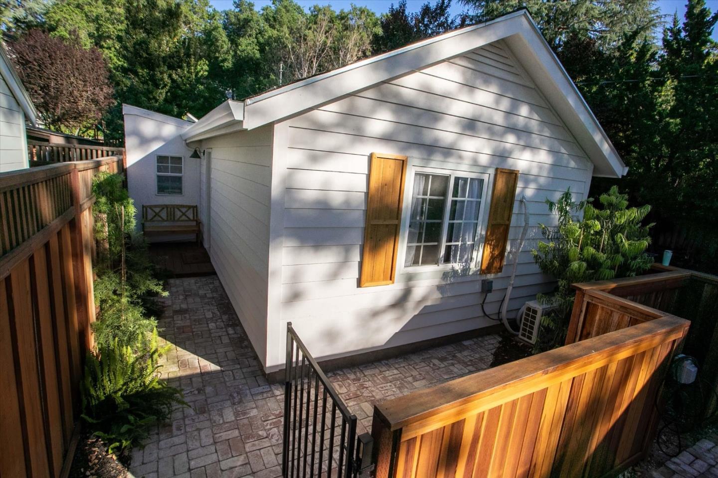 46 Pleasant Street