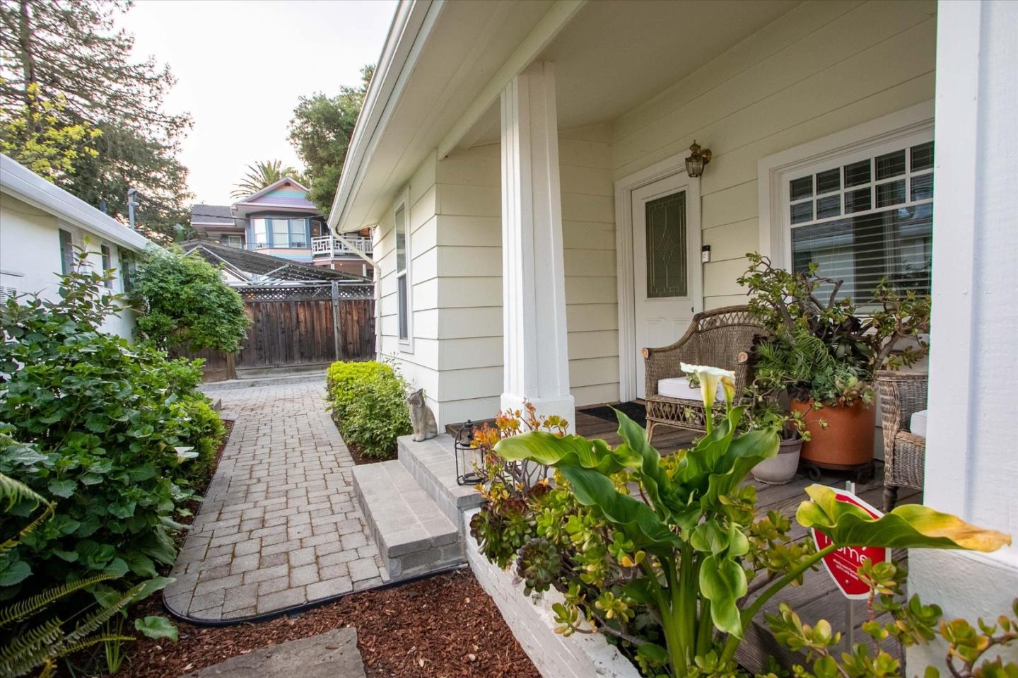 15&15 1/2 Stacia Street 2