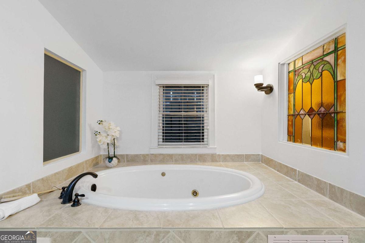 658 Glenwood Avenue SE